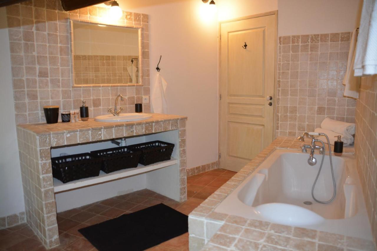 La Petite Sardine Bed & Breakfast Lirac ภายนอก รูปภาพ