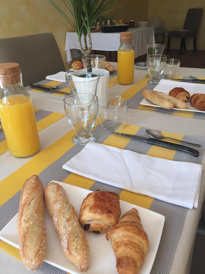 La Petite Sardine Bed & Breakfast Lirac ภายนอก รูปภาพ