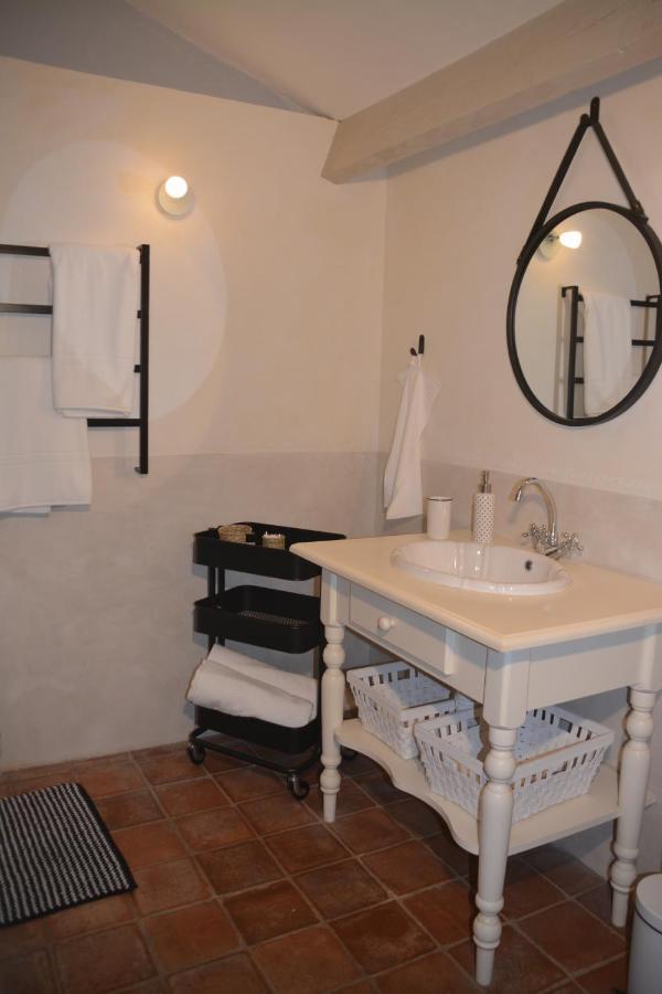La Petite Sardine Bed & Breakfast Lirac ภายนอก รูปภาพ